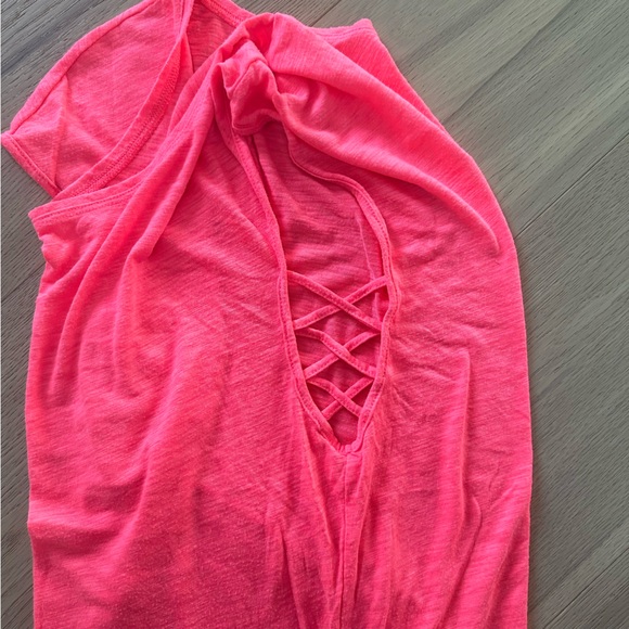 AERIE Criss Cross Tee - Picture 4 of 5